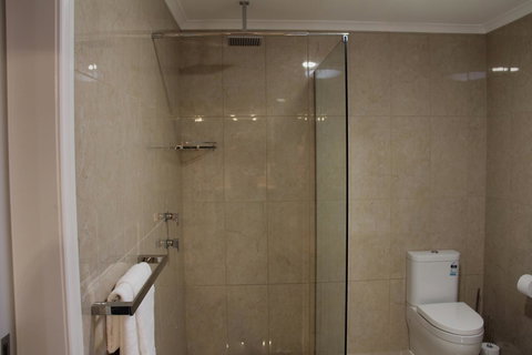 Lure Bed And Breakfast - Sunshine Coast Guide 8