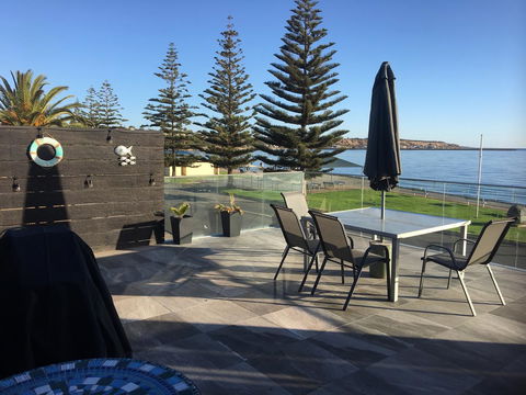 Crystal Blue Apartment - Sunshine Coast Guide 5