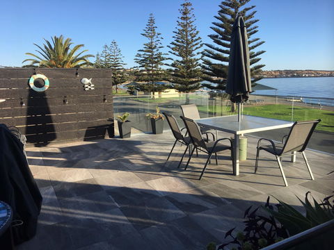 Crystal Blue Apartment - Sunshine Coast Guide 4