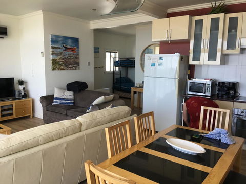 Crystal Blue Apartment - Sunshine Coast Guide 23