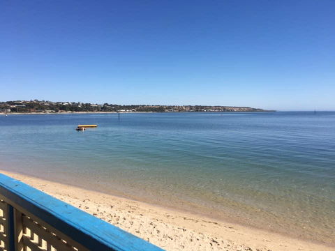 Crystal Blue Apartment - Sunshine Coast Guide 12