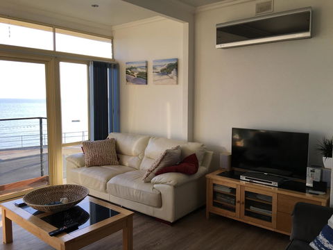 Crystal Blue Apartment - Sunshine Coast Guide 34