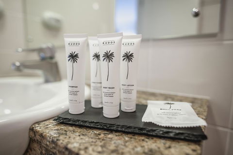 Marina Hotel - Sunshine Coast Guide 14