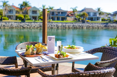 Marina Hotel - Sunshine Coast Guide 41