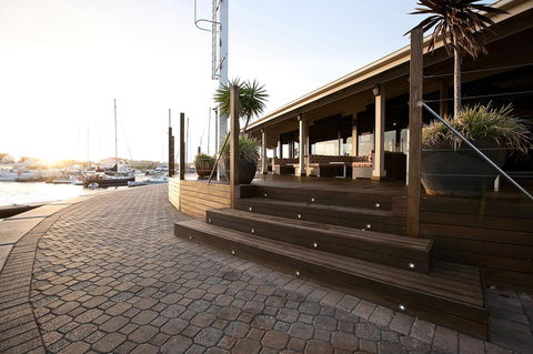 Marina Hotel - Sunshine Coast Guide 37