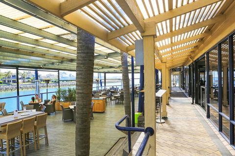 Marina Hotel - Sunshine Coast Guide 44