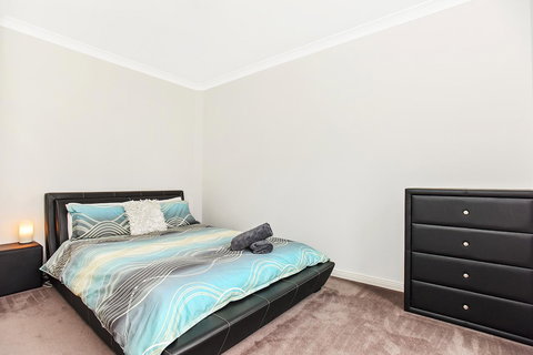 'The Hidden Diamond' - Normanville - Sunshine Coast Guide 16