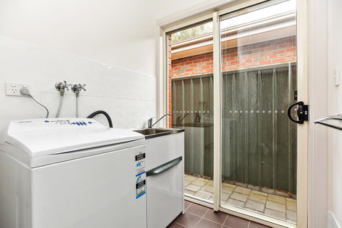 'The Hidden Diamond' - Normanville - Sunshine Coast Guide 30