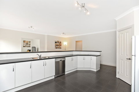 'The Hidden Diamond' - Normanville - Sunshine Coast Guide 19