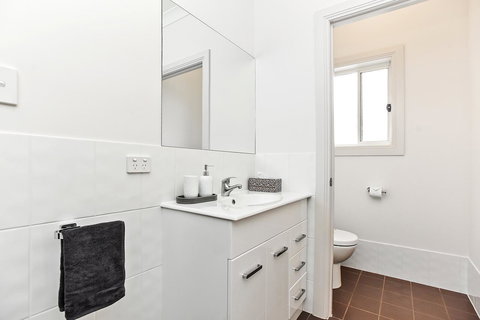 'The Hidden Diamond' - Normanville - Sunshine Coast Guide 27