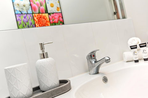 'The Hidden Diamond' - Normanville - Sunshine Coast Guide 26