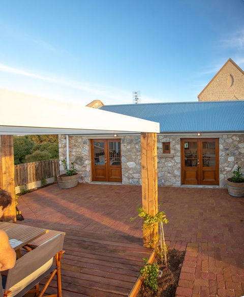 Lucy's Cottage - Sunshine Coast Guide 21