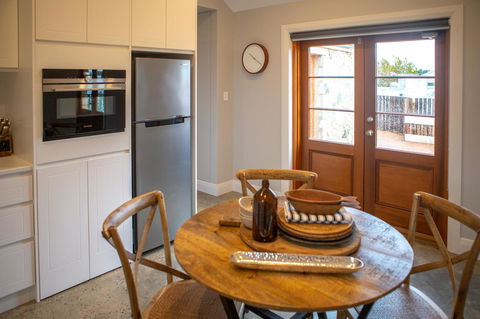 Lucy's Cottage - Sunshine Coast Guide 11