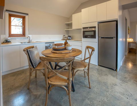 Lucy's Cottage - Sunshine Coast Guide 9