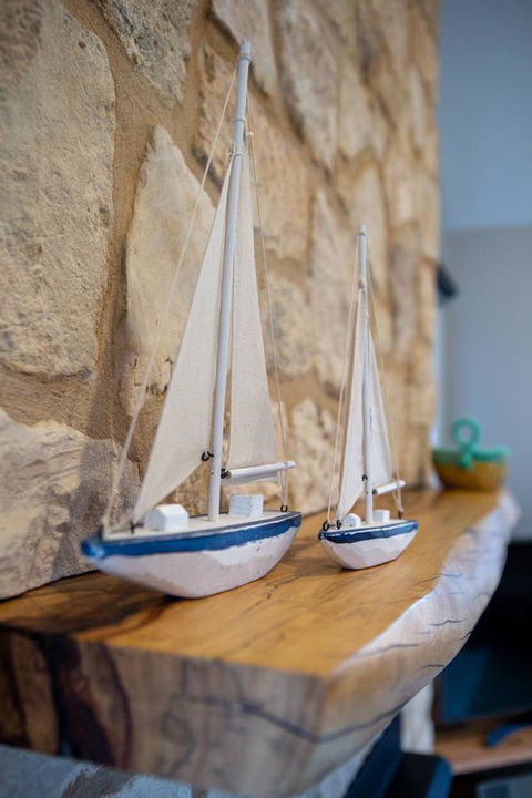 Lucy's Cottage - Sunshine Coast Guide 13