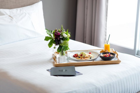Pullman Adelaide - Sunshine Coast Guide 38