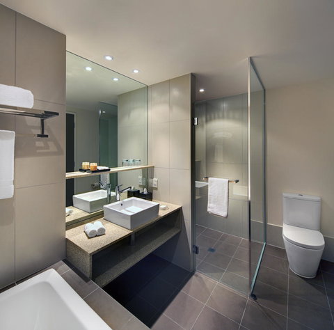 Pullman Adelaide - Sunshine Coast Guide 42