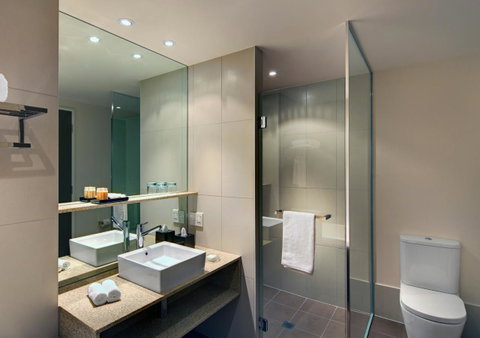 Pullman Adelaide - Sunshine Coast Guide 35