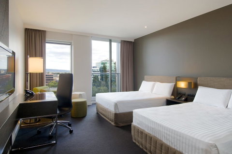 Pullman Adelaide - Sunshine Coast Guide 40
