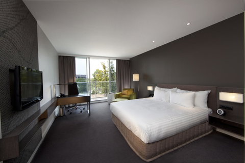 Pullman Adelaide - Sunshine Coast Guide 23
