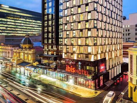 Ibis Adelaide - Sunshine Coast Guide 0