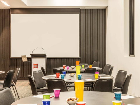 Ibis Adelaide - Sunshine Coast Guide 34