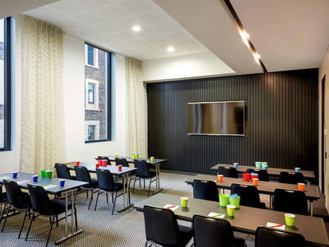 Ibis Adelaide - Sunshine Coast Guide 33