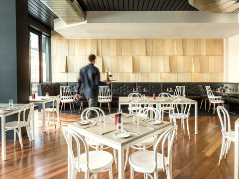 Ibis Adelaide - Sunshine Coast Guide 41