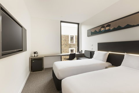 Ibis Adelaide - Sunshine Coast Guide 7