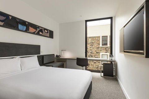 Ibis Adelaide - Sunshine Coast Guide 9