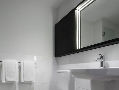 Ibis Adelaide - Sunshine Coast Guide 10