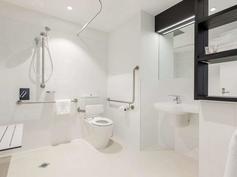 Ibis Adelaide - Sunshine Coast Guide 38