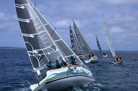 Bay 10 - Suites And Apartments - Sunshine Coast Guide 26