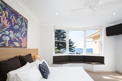 Bay 10 - Suites And Apartments - Sunshine Coast Guide 3