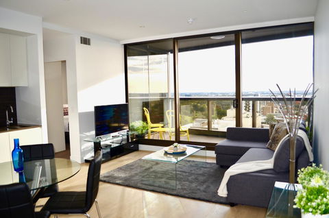 VUEonKW - Sunshine Coast Guide 0