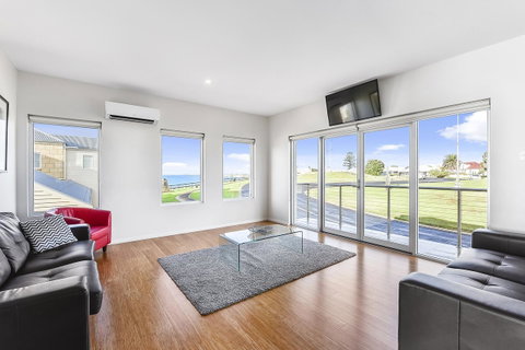 Aloha Waterfront Properties - Sunshine Coast Guide 30