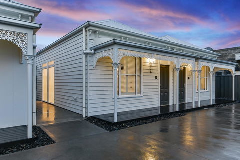 Aloha Central Luxury Apartments - Sunshine Coast Guide 21