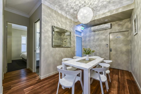 Aloha Central Luxury Apartments - Sunshine Coast Guide 17