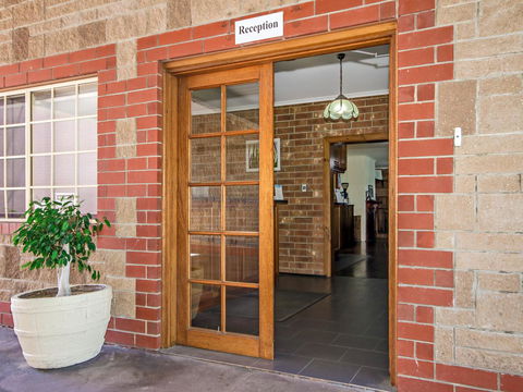 Motel Goolwa - Sunshine Coast Guide 28
