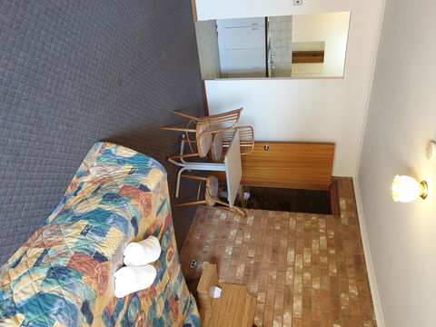 Motel Goolwa - Sunshine Coast Guide 5