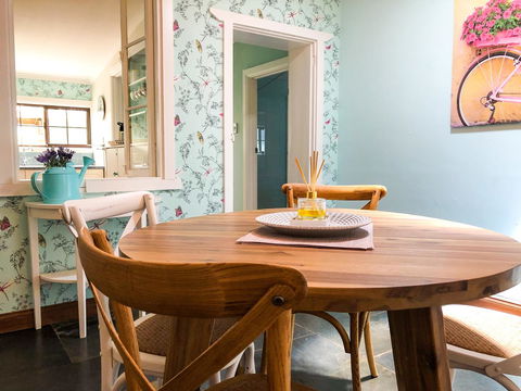Inglenook Cottage - Sunshine Coast Guide 5