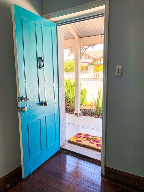Inglenook Cottage - Sunshine Coast Guide 7