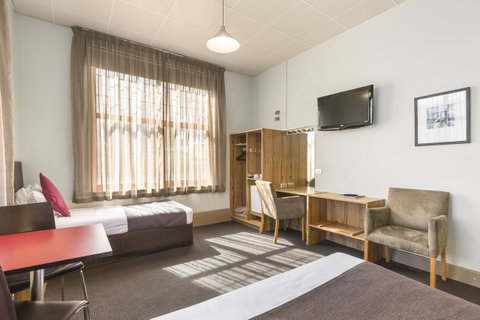 Adelaide Paringa - Sunshine Coast Guide 8