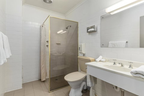Adelaide Paringa - Sunshine Coast Guide 16
