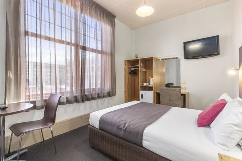 Adelaide Paringa - Sunshine Coast Guide 3