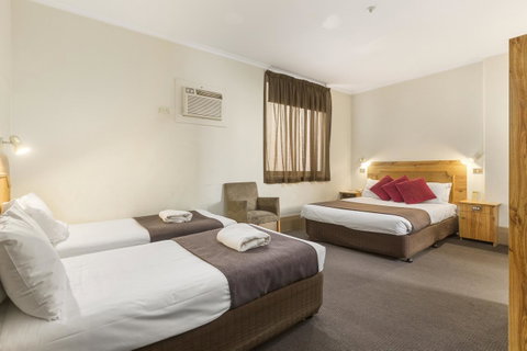 Adelaide Paringa - Sunshine Coast Guide 6