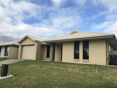 Little On Ash - Sunshine Coast Guide 0