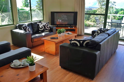 SkyView Villa - Sunshine Coast Guide 4
