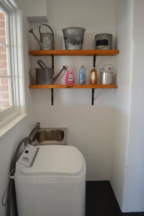 Two Cow Cottage Bed & Breakfast - Sunshine Coast Guide 30