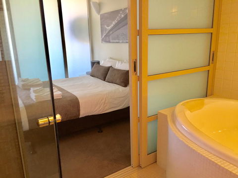Adelaide DressCircle Apartments - North Terrace - Sunshine Coast Guide 17